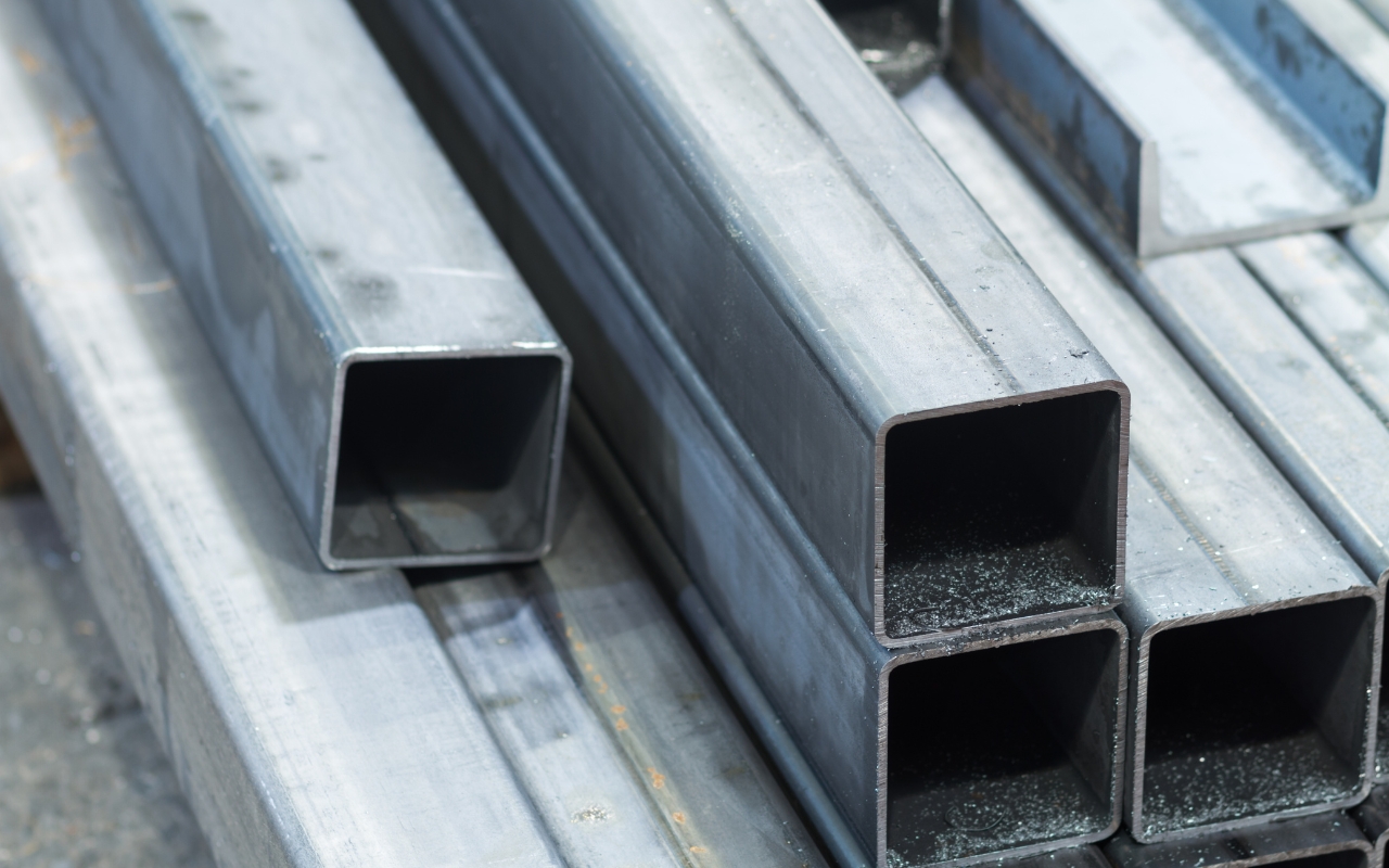 pipa carbon steel dalam konstruksi